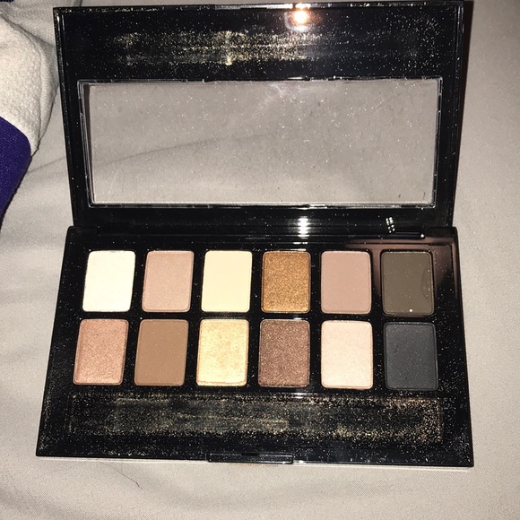 Eye Shadow Pallets - Picture 2 of 2